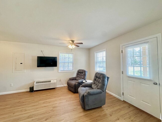 Building Photo - Fully Furnished Studio just off Highway 58