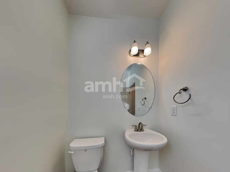 Building Photo - 2150 Brook Enclave Trail