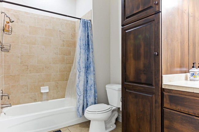 Building Photo - Bella Terrazza FURNISHED CONDO  --  Golf C...