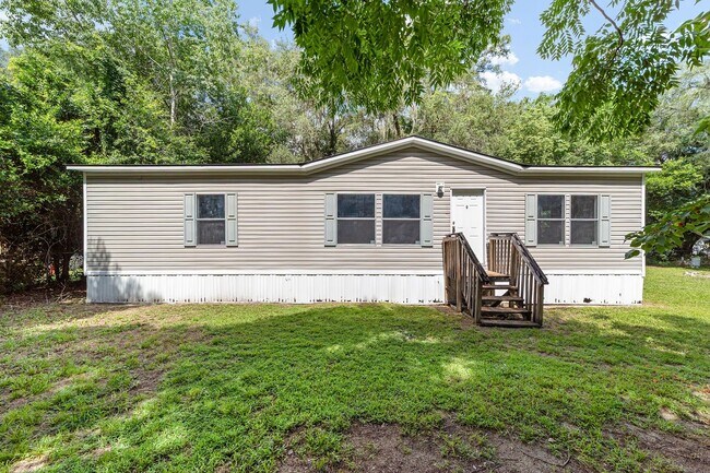 Building Photo - Spacious 3BR/2BA Home  Available Now!