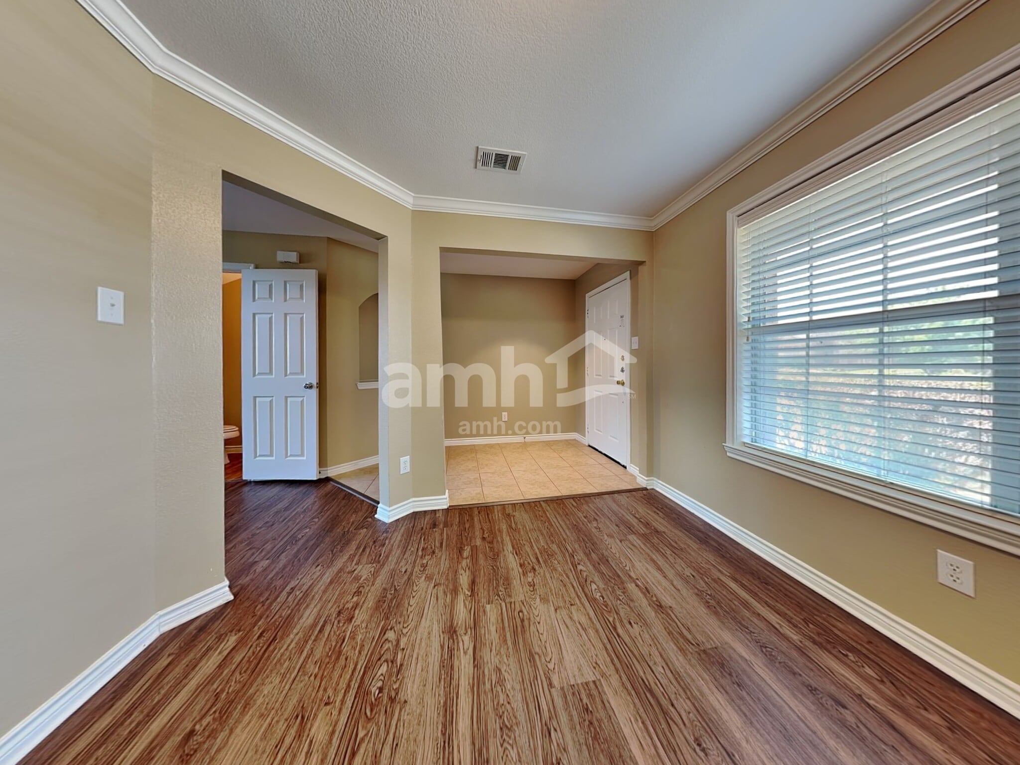 Building Photo - 8923 Wild Rose Ln