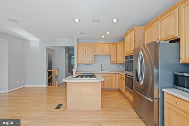 Building Photo - 726 Catts Tavern Dr