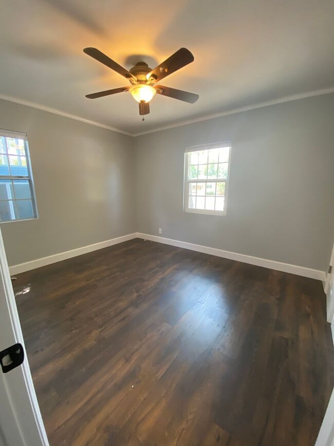 Building Photo - Remodeled 3 bed, 3 bath home on East end of Simi Valley