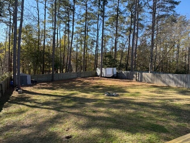 Building Photo - Welcome To Carriage Run!!