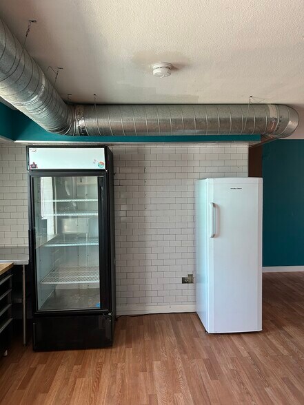 Building Photo - 1230 W Manhatton Dr