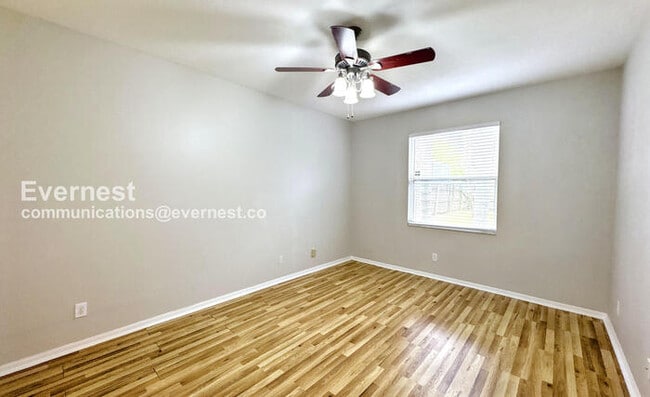 Building Photo - 10308 Birdwatch Dr