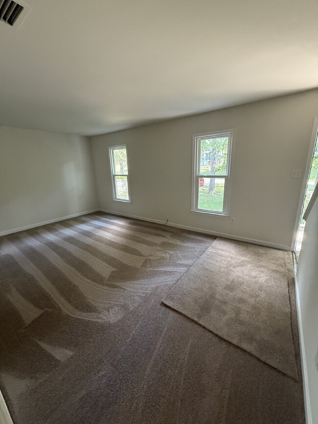 Building Photo - 4 Bedroom Cape Cod in Midlotian