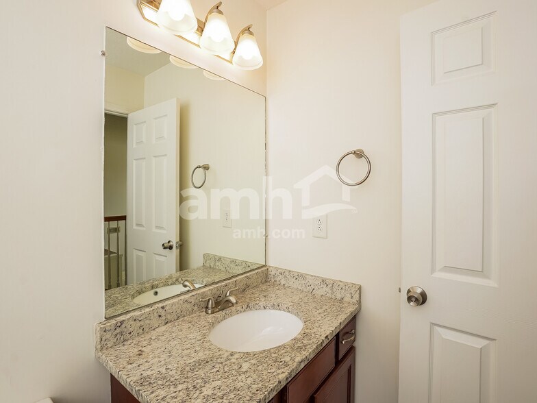 Building Photo - 1257 Apple Blossom Rd