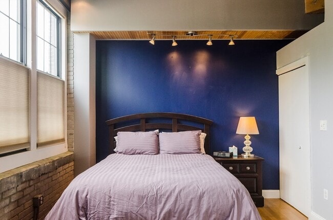 Building Photo - 43 Charlton St