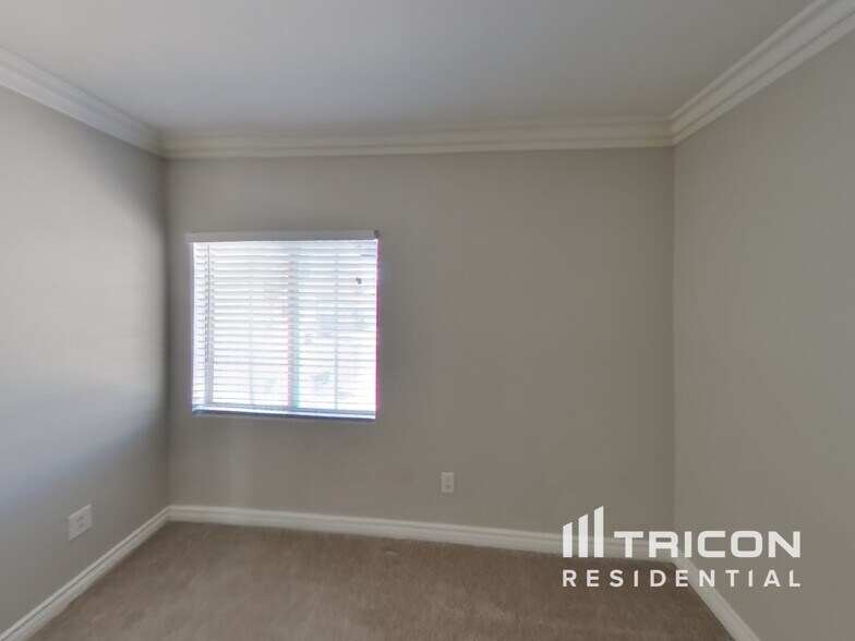 Building Photo - 4548 Little Wren Ln