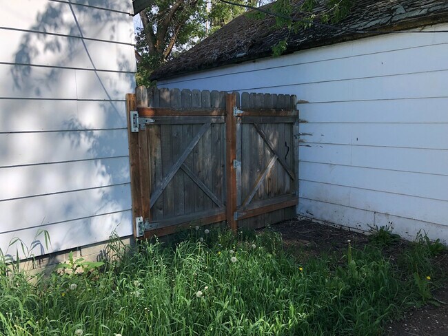 Building Photo - 1506 Ivory St