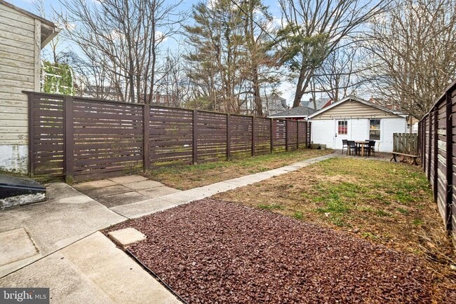 Building Photo - 232 Buchanan St