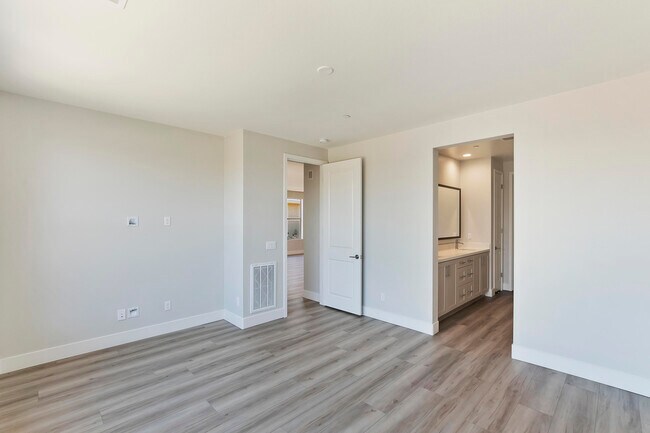 Building Photo - 51600 Sidewinder Dr