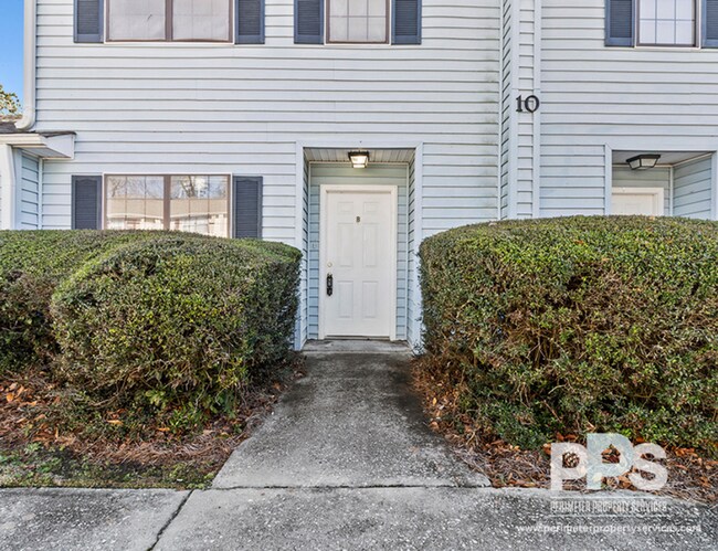 Building Photo - 107 Church St