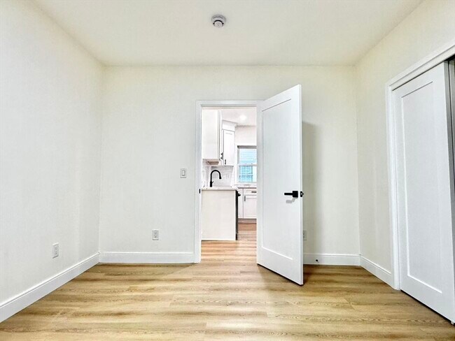 Building Photo - 78 Orchard St