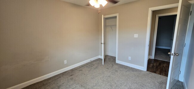 Building Photo - 1001 Whitney Dr