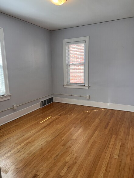 View of bedroom. - 210 S Laurel St