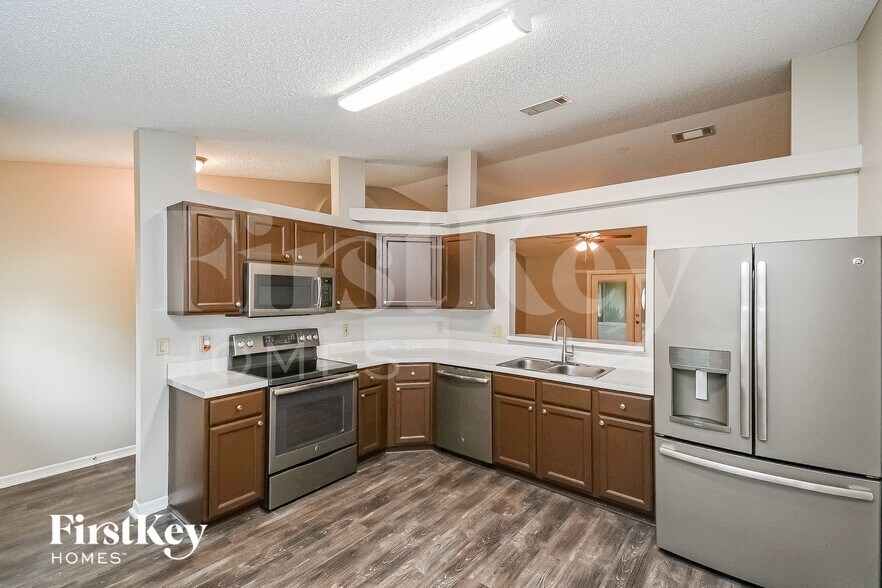 Building Photo - 12450 Harbor Winds Dr N