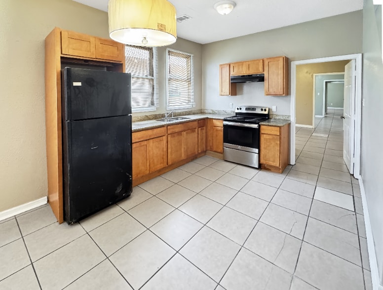 Building Photo - 1228 S Genois St