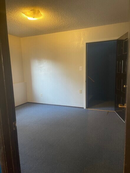 Building Photo - 1301 3rd St SE
