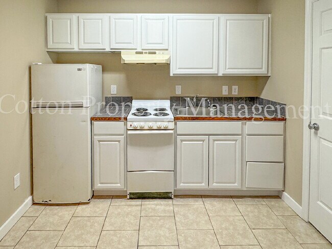 Building Photo - 4516 Greentree Rd