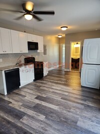 Building Photo - 5 E Elm St
