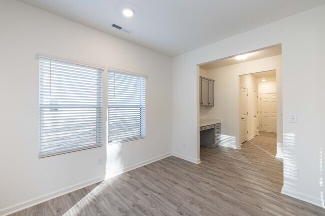 Building Photo - 104 Lorcan Ln