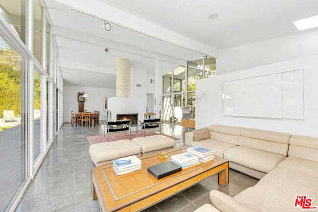 Building Photo - 30611 Las Estrellas Dr