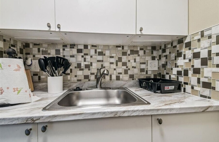 Building Photo - 4134 Dolphin Dr