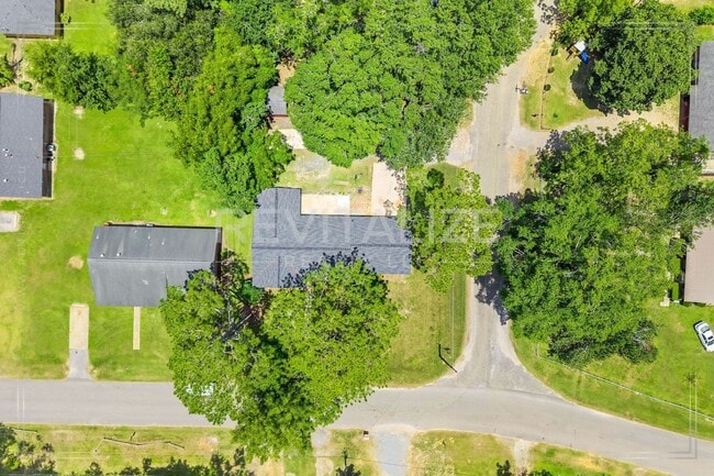 Building Photo - Stunning 4 BD / 2 BA in Bay Minette