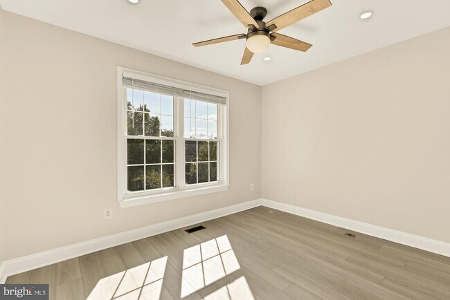 Building Photo - 640 Orchard Ridge Dr