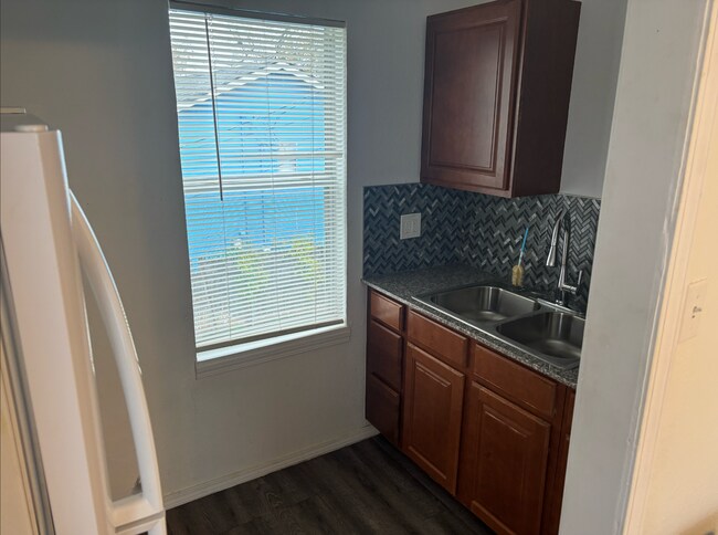 Building Photo - 1840-1842 NW 12th St