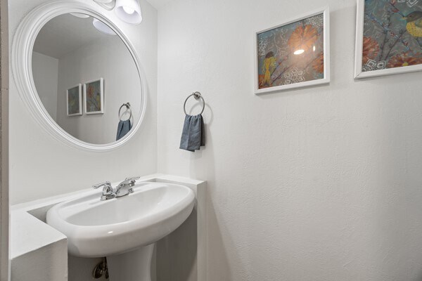 Building Photo - 1255 Blalock Rd