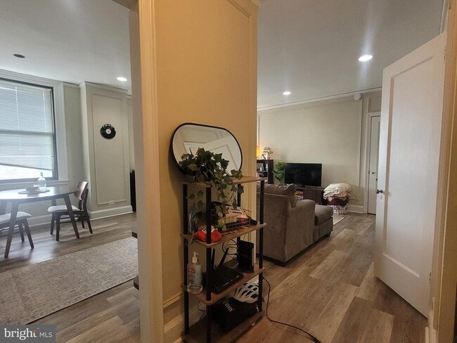 Building Photo - 2031 Locust St