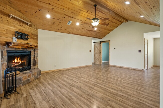 Building Photo - 256 County Rd 1450