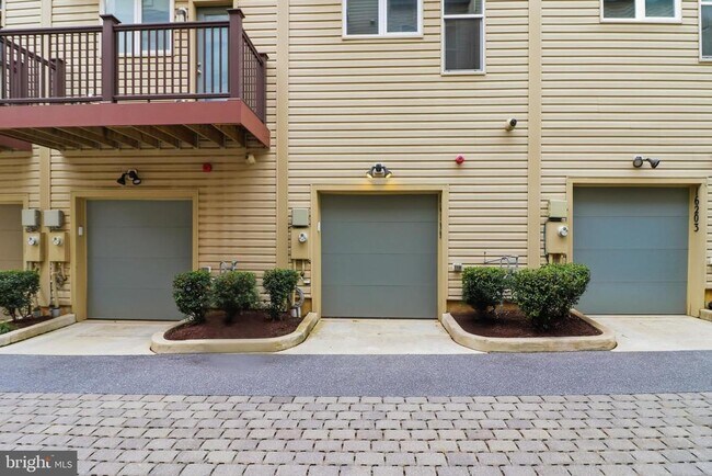 Building Photo - 16199 Columbus Ave