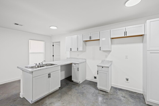 Building Photo - 1373-1375 COOPER ST