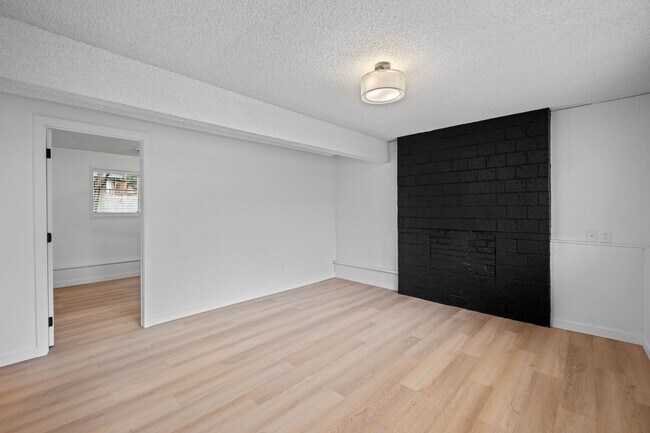 Building Photo - 3bd/1.75ba Mountlake Terrace Home