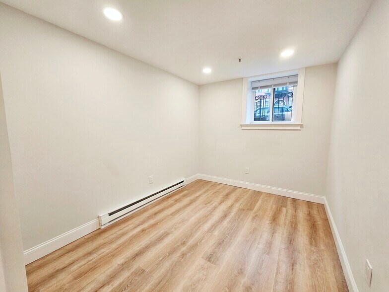 Building Photo - 501 Beacon St