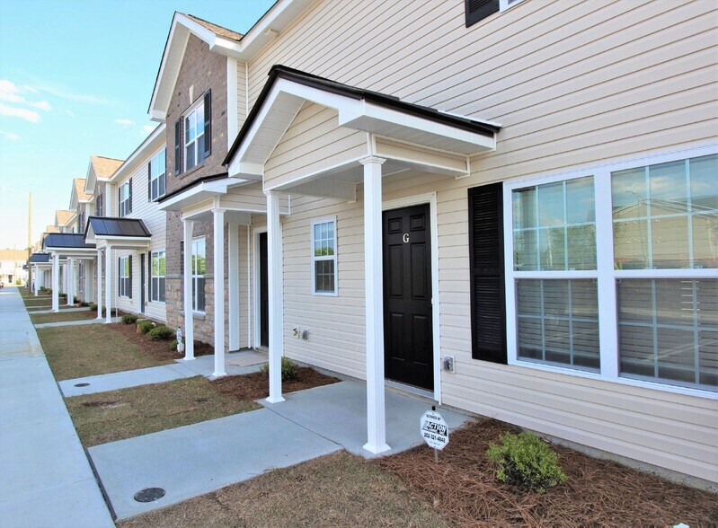 Building Photo - 3329 Briarcliff Dr