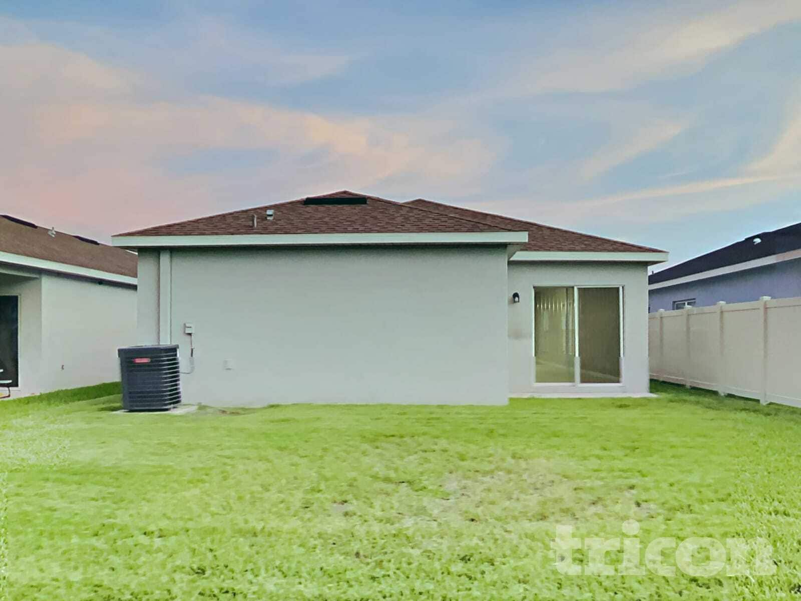 Building Photo - 11120 High Noon Trl