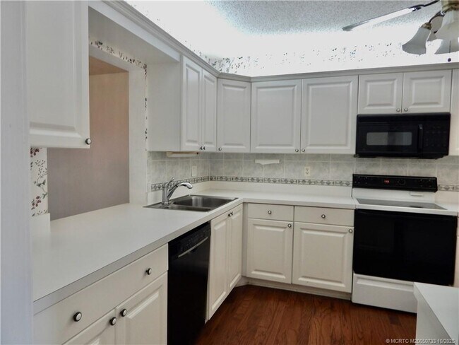 Building Photo - 1600 SE St Lucie Blvd