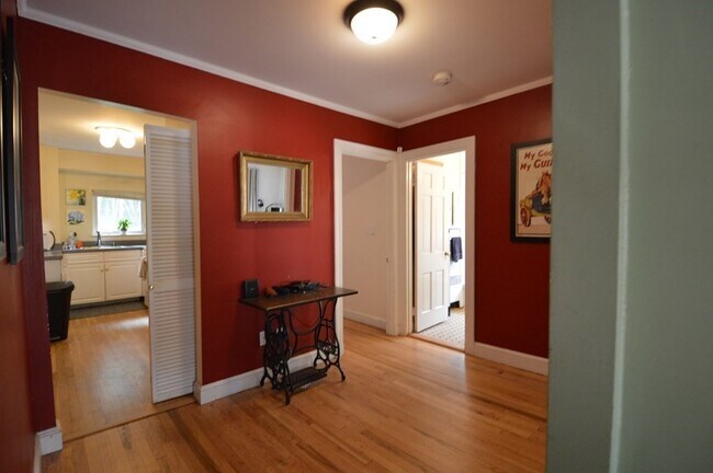 Building Photo - 94 Undine Rd