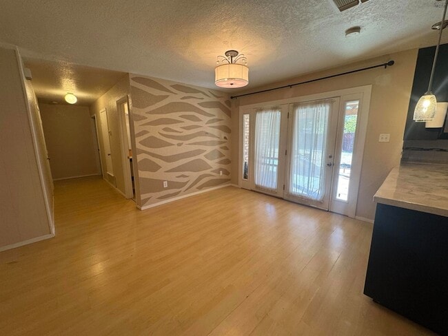 Building Photo - 4422 McNiel Ave