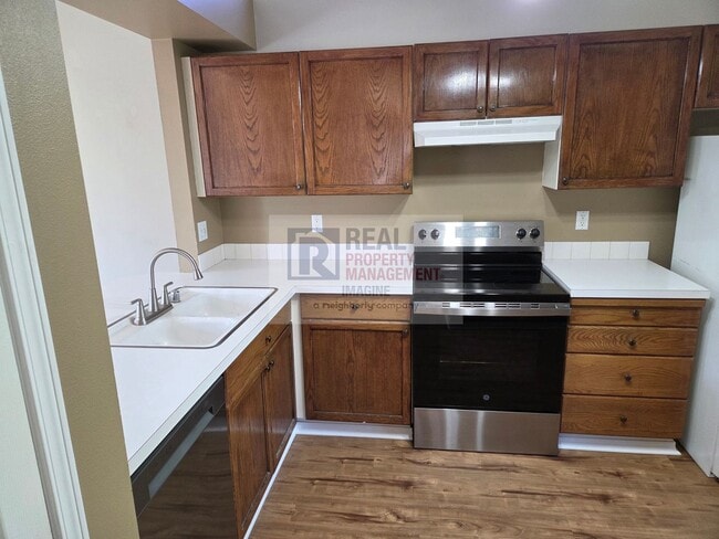 Building Photo - Check out this wonderful 3.0 bedroom, 2.0 ...