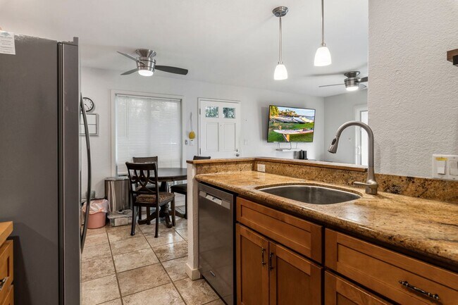 Building Photo - Beautifully Renovated Ground-Floor 2BR/1.5BA Condo in Kihei Villages – Furnished w/ 2 Parking Spaces