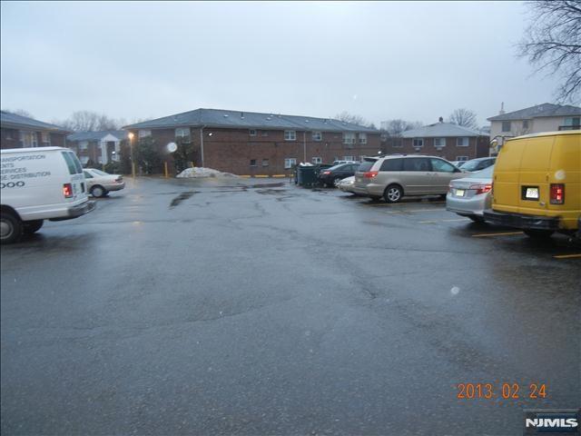 Building Photo - 455 Fairview Ave