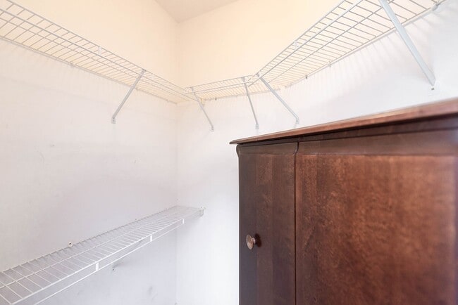 Building Photo - Beautiful Home in Satellite Beach including Lawncare and Community Pool