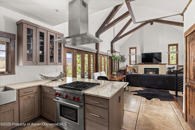 Building Photo - 160 Equestrian Way