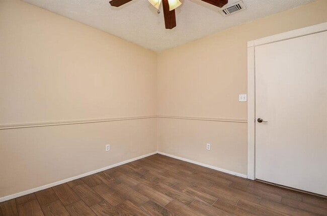 Building Photo - 14230 Cellini Dr